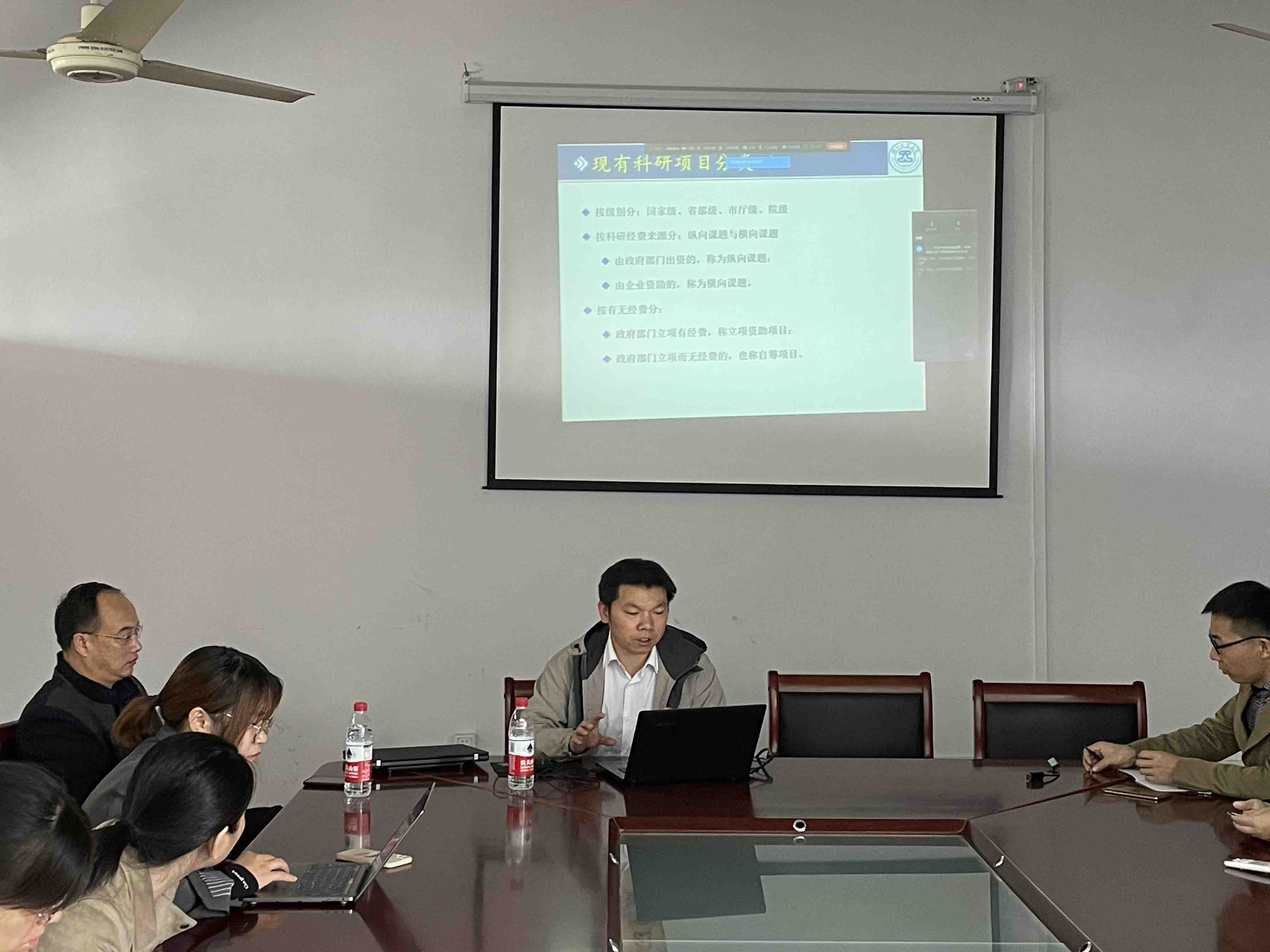 80ff652be5134c5c886efbee0c45c9bd.jpg