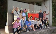 信控党总支依托东阳本地红色文化资源， 组织党员到裘家岭接收红色教育