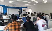 信息学院开展虚拟现实应用技术专业就业指导专题讲座